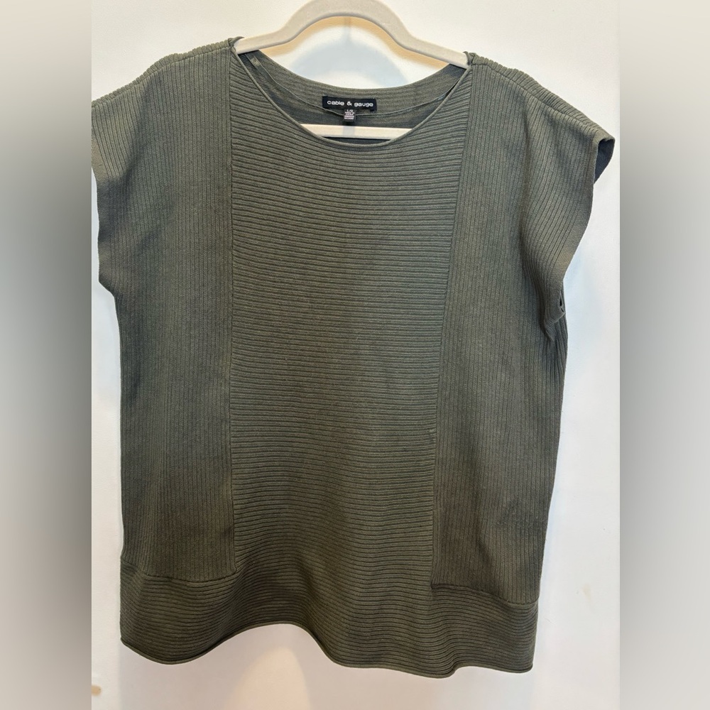 Olive sleeveless tight-knit sweater